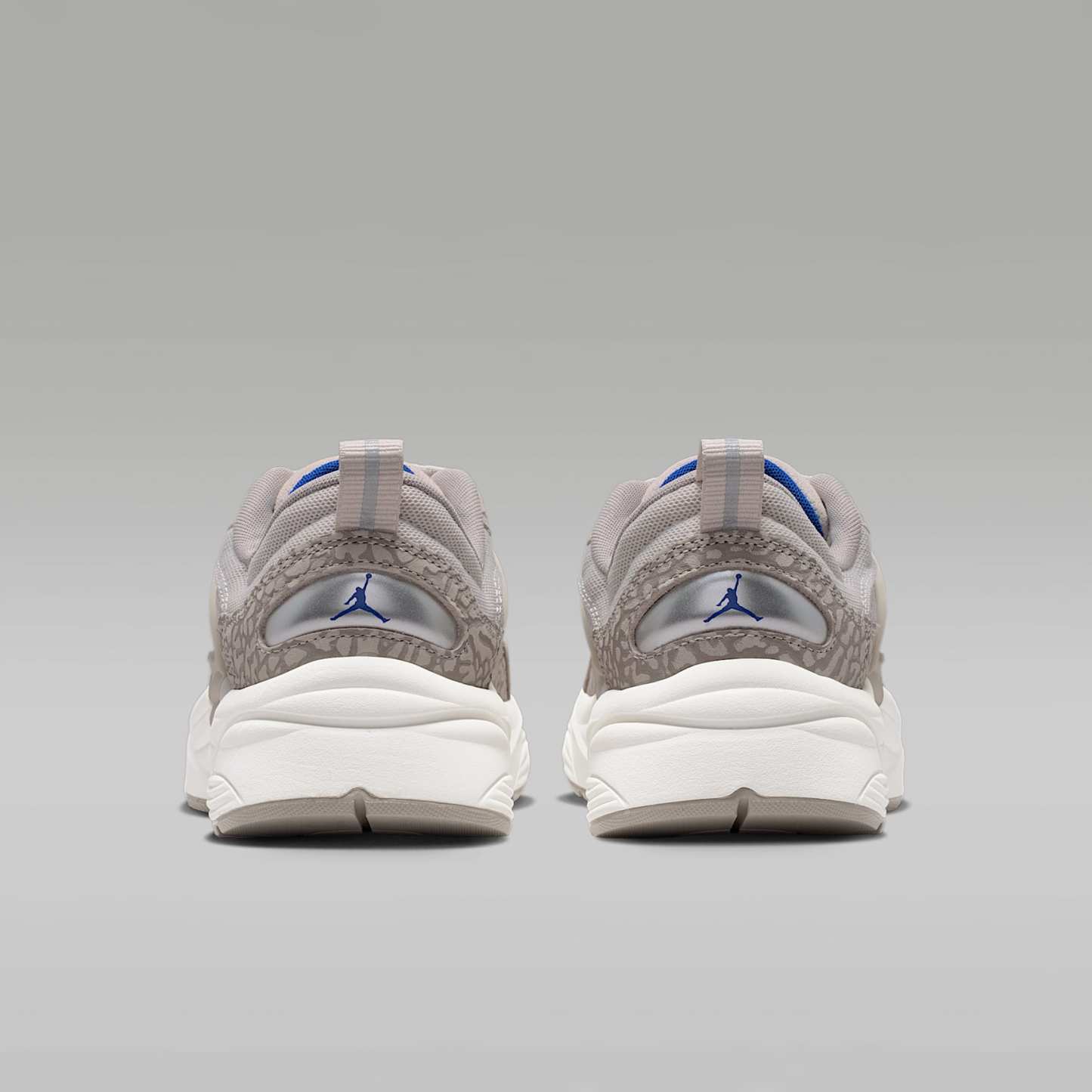 Jordan Trunner O/S Damenschuhe – Gamma Grey/Enigma Stone/Sail/Old Royal