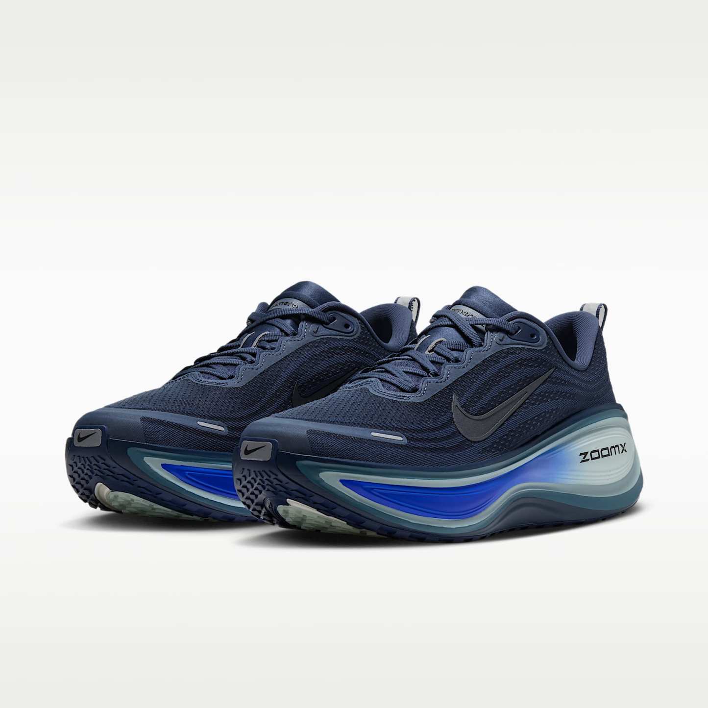 Nike Vomero Plus Straßenlaufschuh (Herren) – Dark Slate/Barely Green/Green Haze/Schwarz