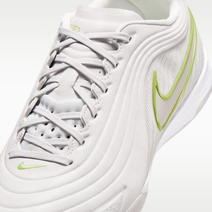 Nike Tiempo Reactgato Low Top Fußballschuh für Hallen- und Hartplätze – Vast Grey/Lemon Venom/Moon Particle