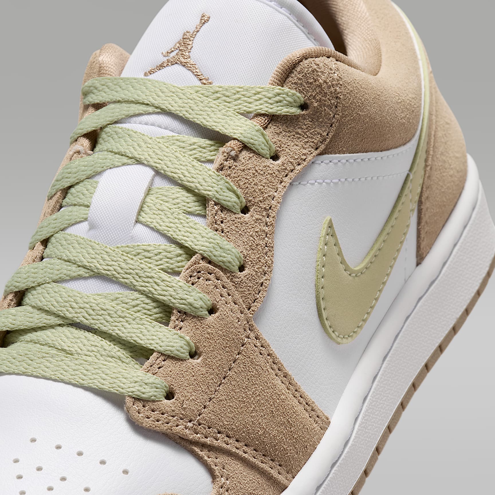Air Jordan 1 Low Damenschuh – Khaki/Olive Aura/Sail/Weiß