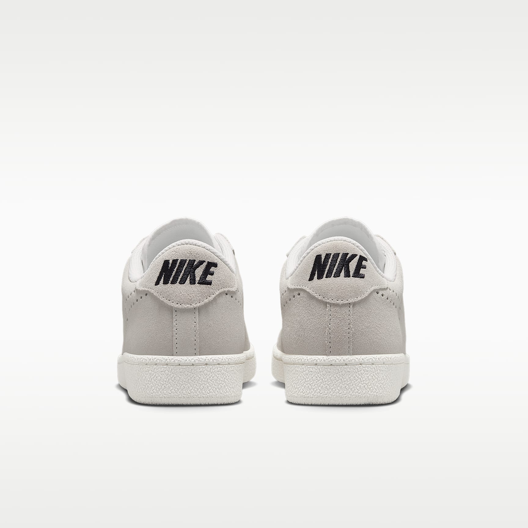 Nike Tennis Classic Damenschuh – Sail/Schwarz/Sail
