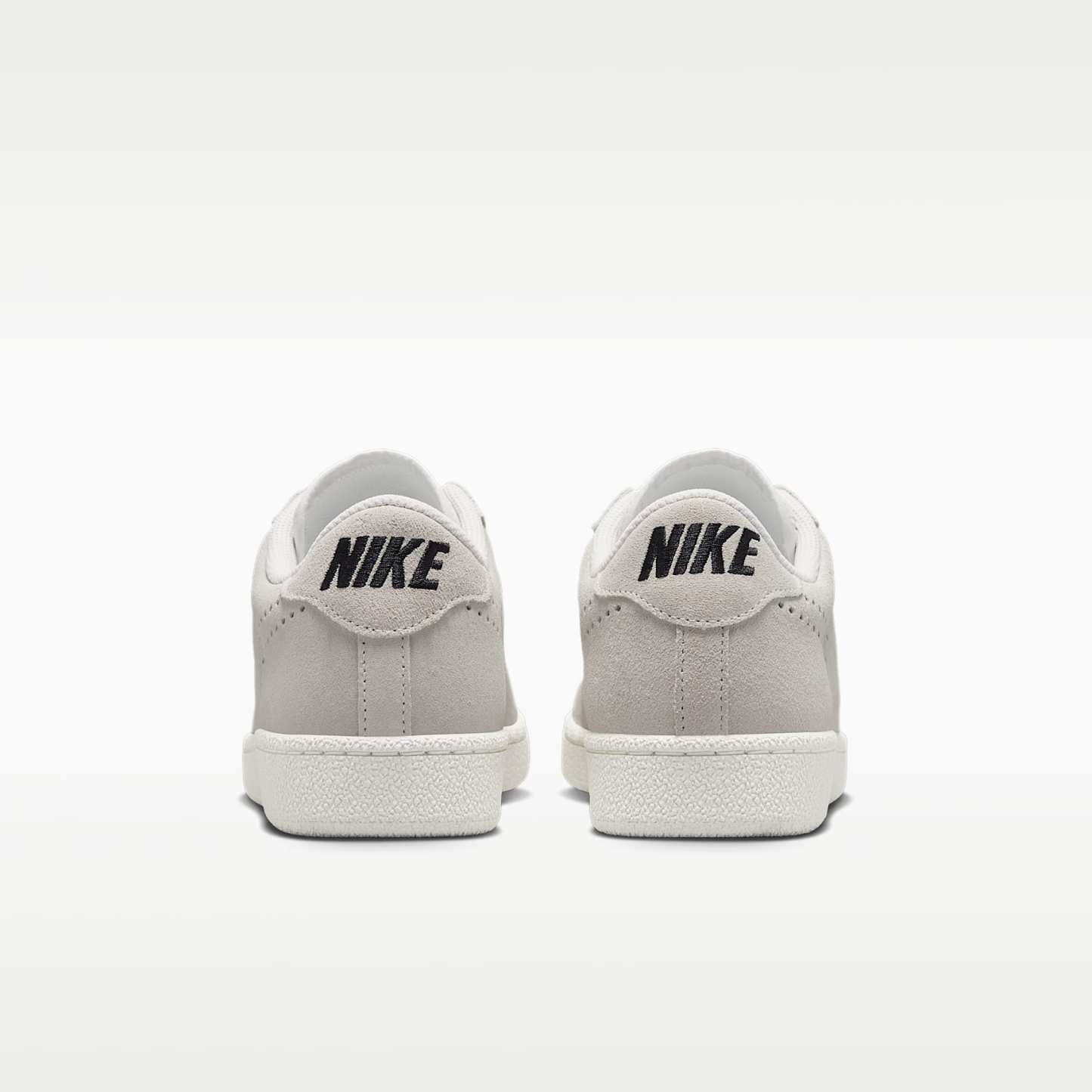 Nike Tennis Classic Damenschuh – Sail/Schwarz/Sail