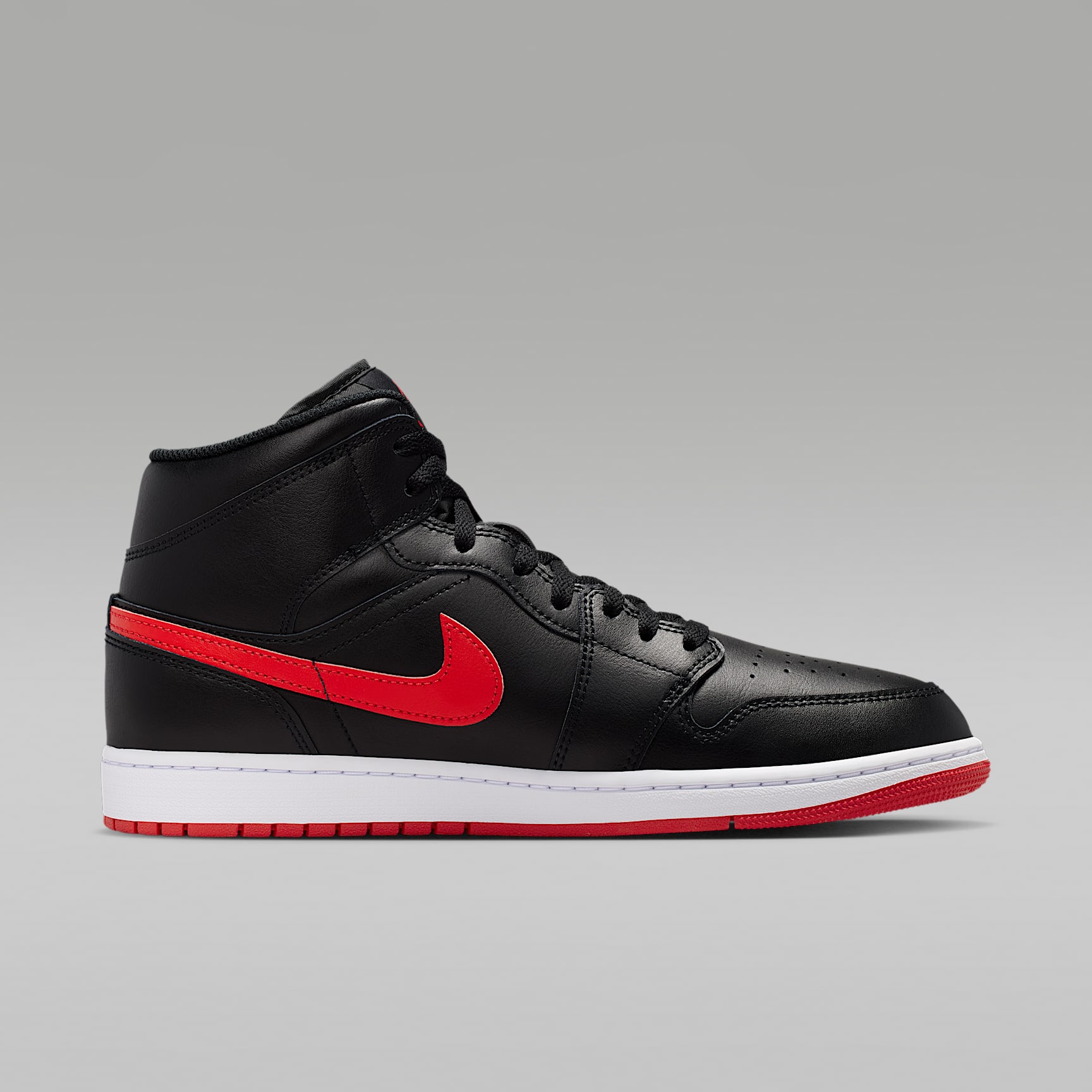 Air Jordan 1 Mid Herrenschuh – Schwarz/Weiß/University Red