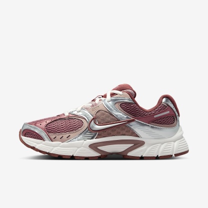 Nike V5 RNR Schuh mit reflektierenden Akzenten (Damen) – Smokey Mauve/Red Sepia/Malt/Metallic Silver