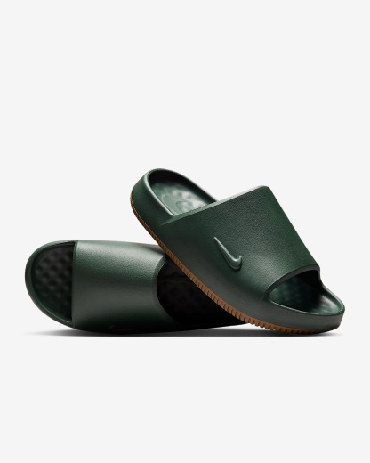 Nike Calm 2.0 Slides (Herren) – Fir/Gum Medium Brown
