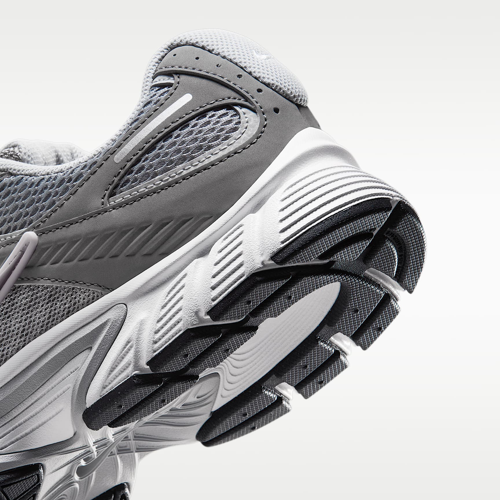 Nike V5 RNR Schuh (Herren) – Particle Grey/Flat Pewter/Platinum Tint/Light Smoke Grey