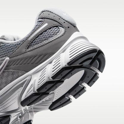 Nike V5 RNR Schuh (Herren) – Particle Grey/Flat Pewter/Platinum Tint/Light Smoke Grey