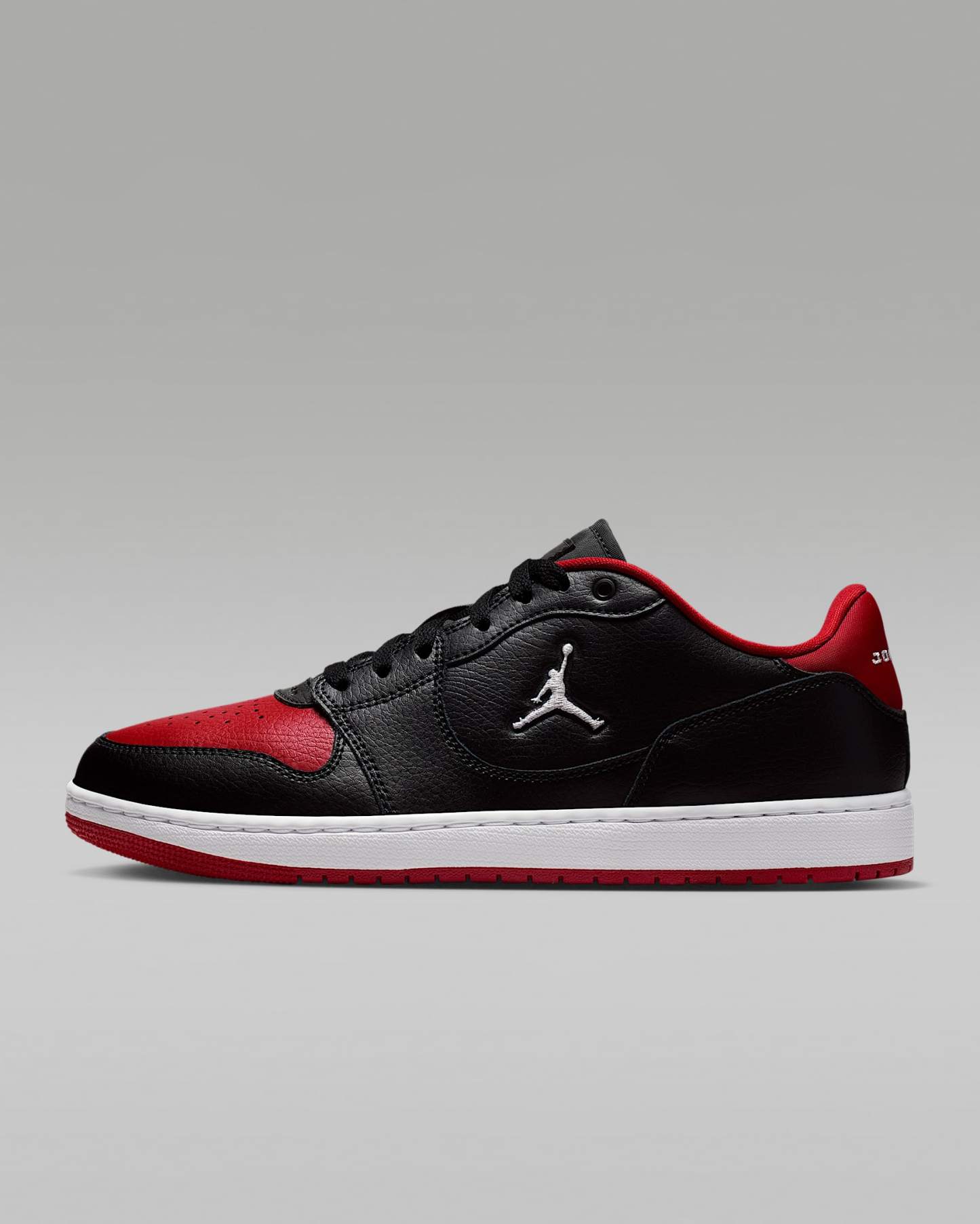 Jordan Court Connect Low Herrenschuhe – Schwarz/Gym Red/Weiß