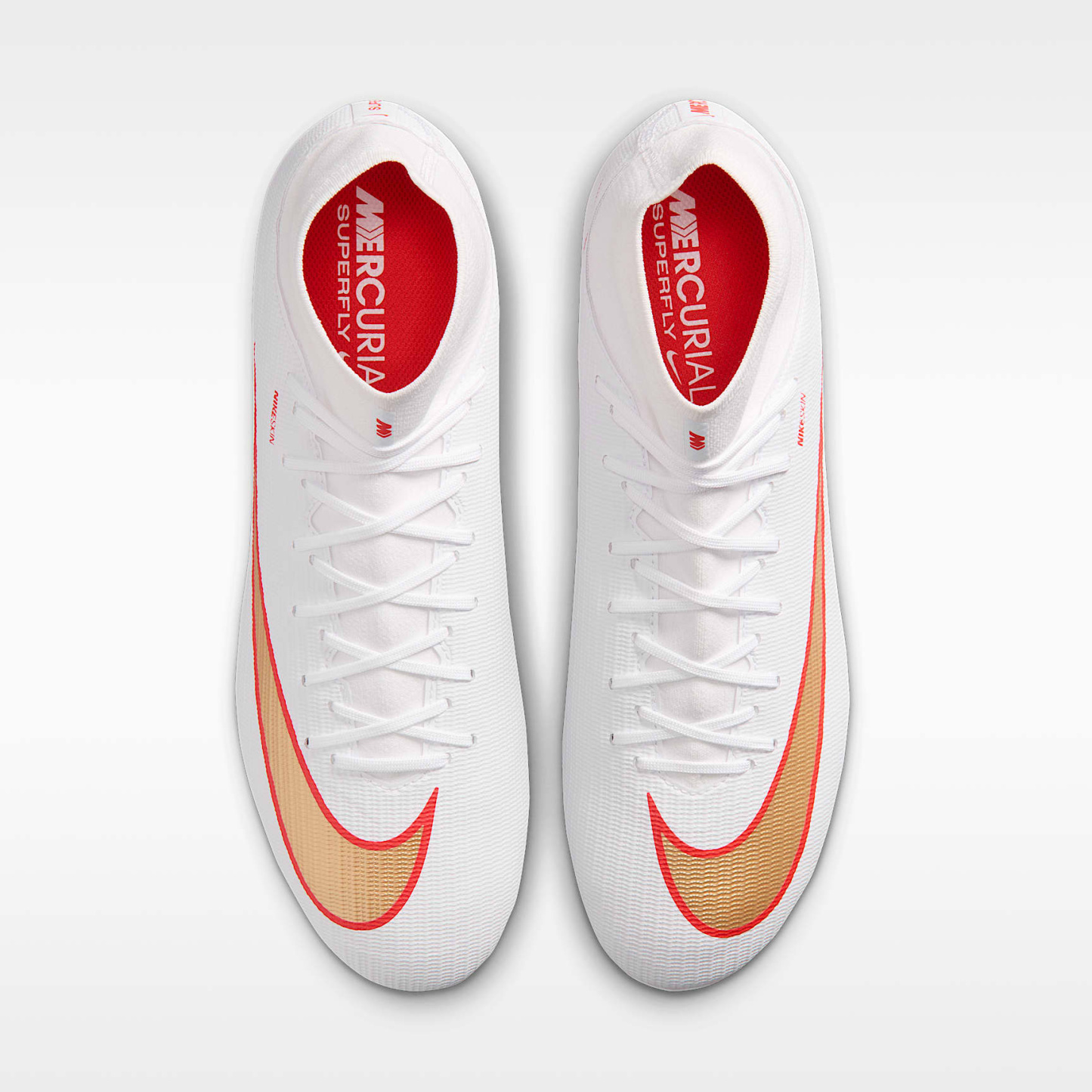 Nike Mercurial Superfly 11 Academy High-Top-Fußballschuh für weichen Rasen – Weiß/Bright Crimson/Blur