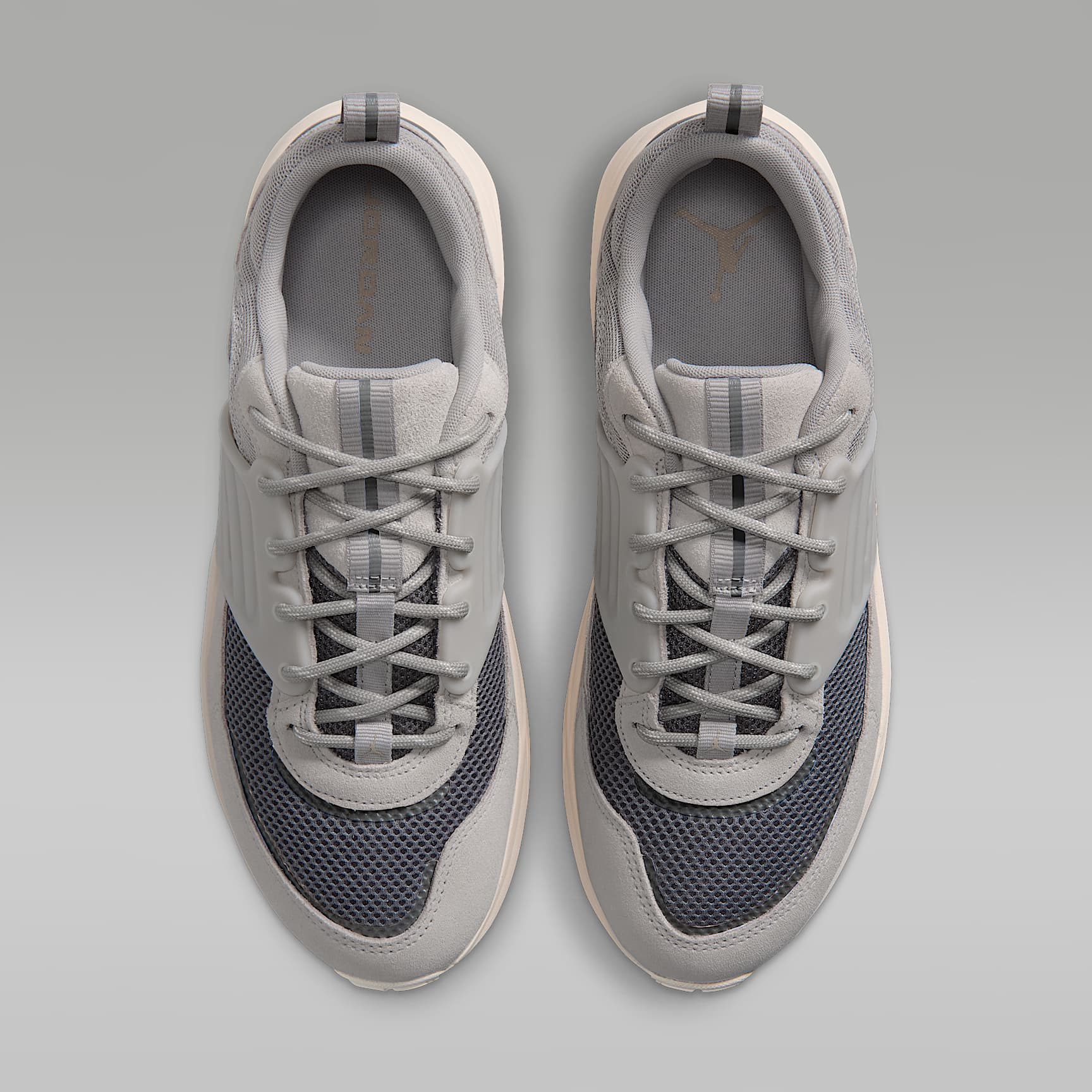 Jordan Trunner O/S Schuhe (Herren) – Light Iron Ore/Smoke Grey/Chalk/Legend Medium Brown