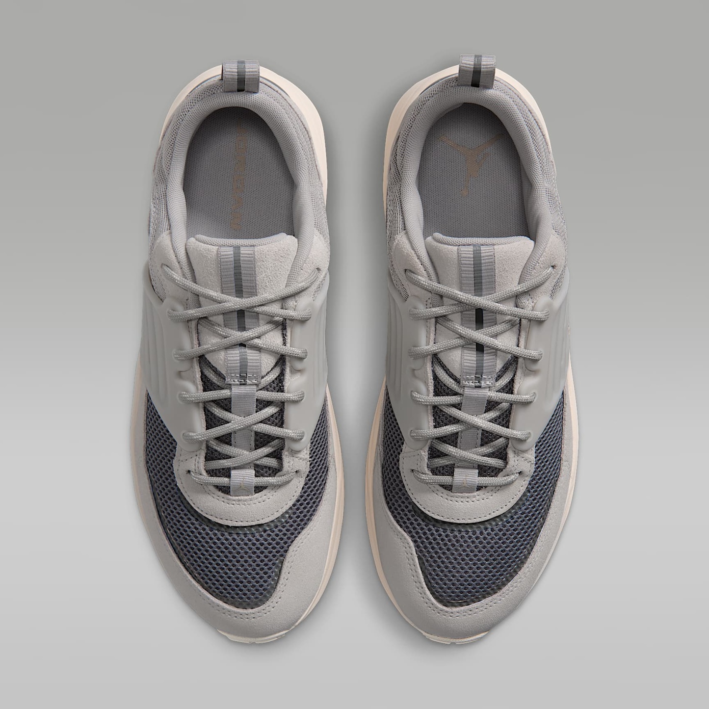 Jordan Trunner O/S Schuhe (Herren) – Light Iron Ore/Smoke Grey/Chalk/Legend Medium Brown