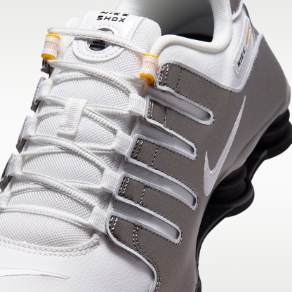 Nike Shox NZ Schuhe (Herren) – Summit White/Metallic Pewter/University Gold/Summit White