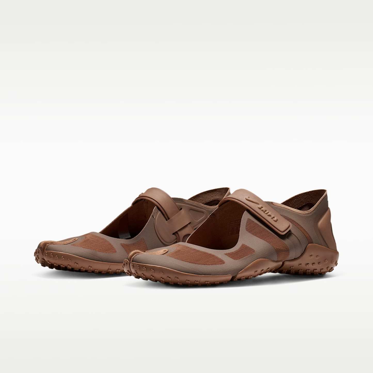 NikeSKIMS Rift Mesh Schuh (Damen) – Archaeo Brown/Infinite Sable/Desert Dust/Archaeo Brown