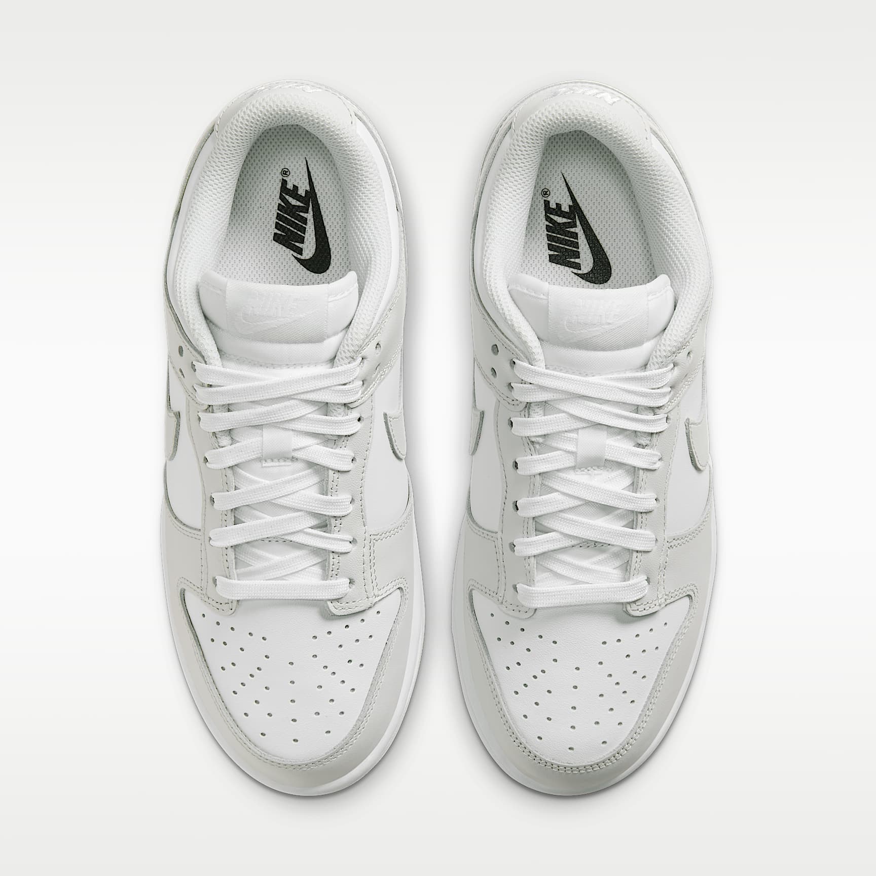 Nike Dunk Low Damenschuh – Weiß/Weiß/Photon Dust