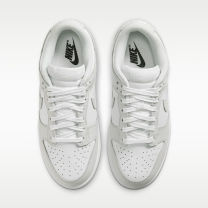 Nike Dunk Low Damenschuh – Weiß/Weiß/Photon Dust