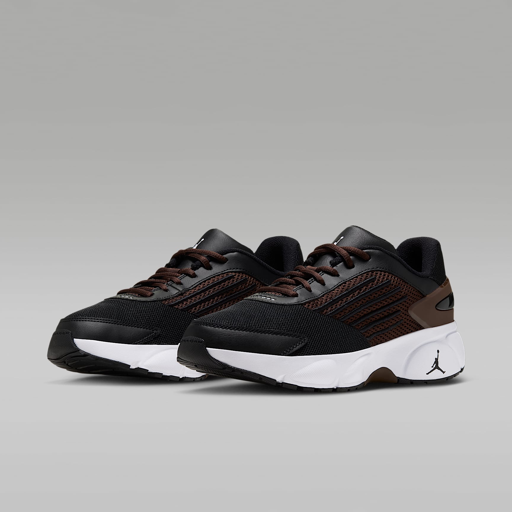 Jordan Trunner Flow Damenschuhe – Schwarz/Cacao Wow/Cacao Wow/Weiß