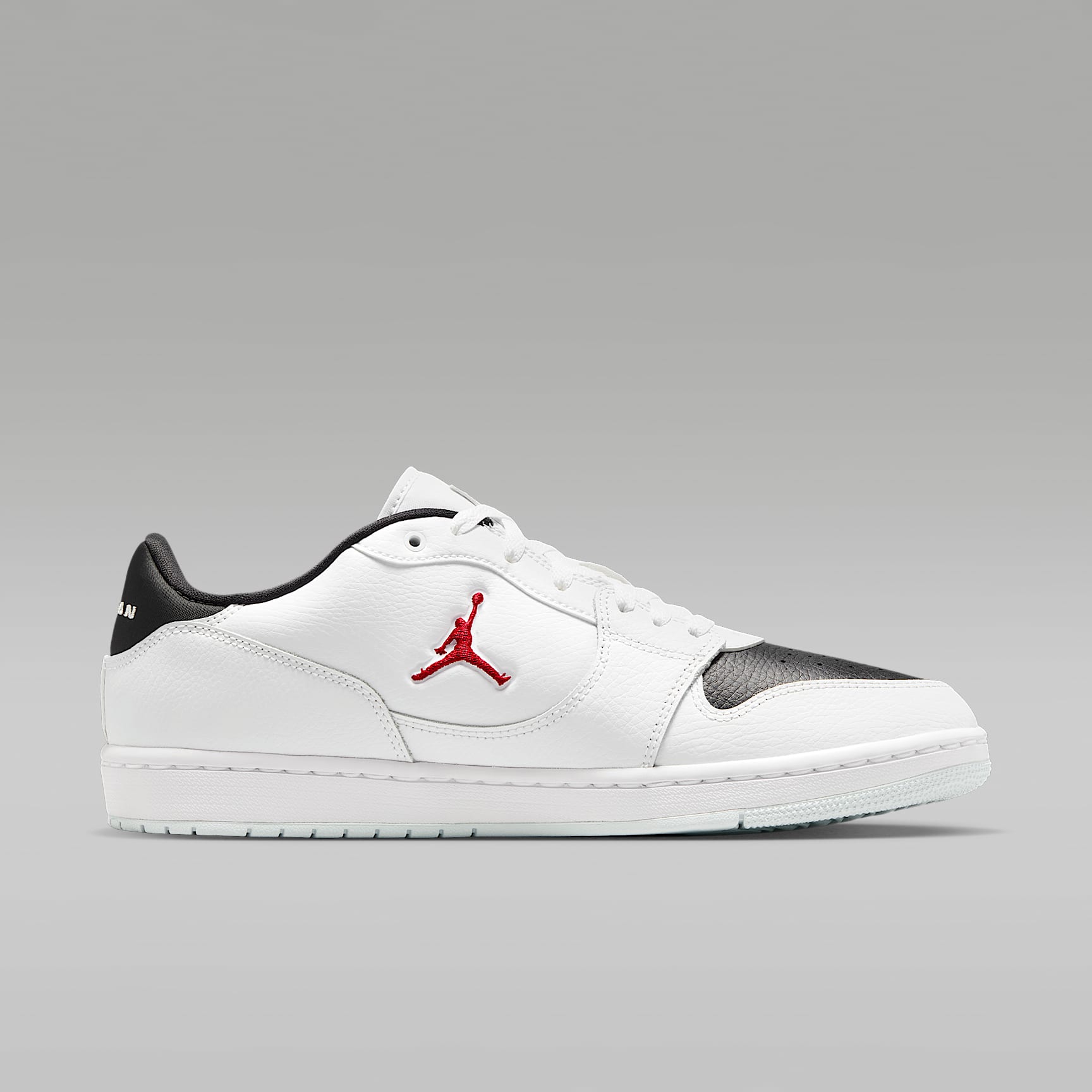 Jordan Court Connect Low Herrenschuhe – Weiß/Schwarz/Gym Red