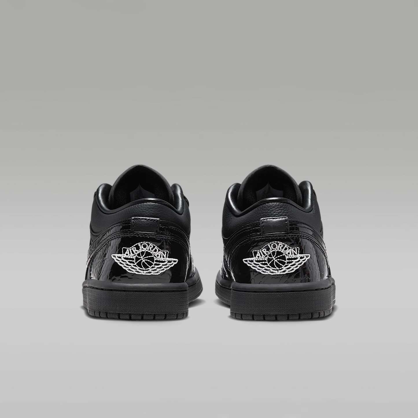 Air Jordan 1 Low SE Damenschuh – Schwarz/Weiß/Metallic Silver/Schwarz
