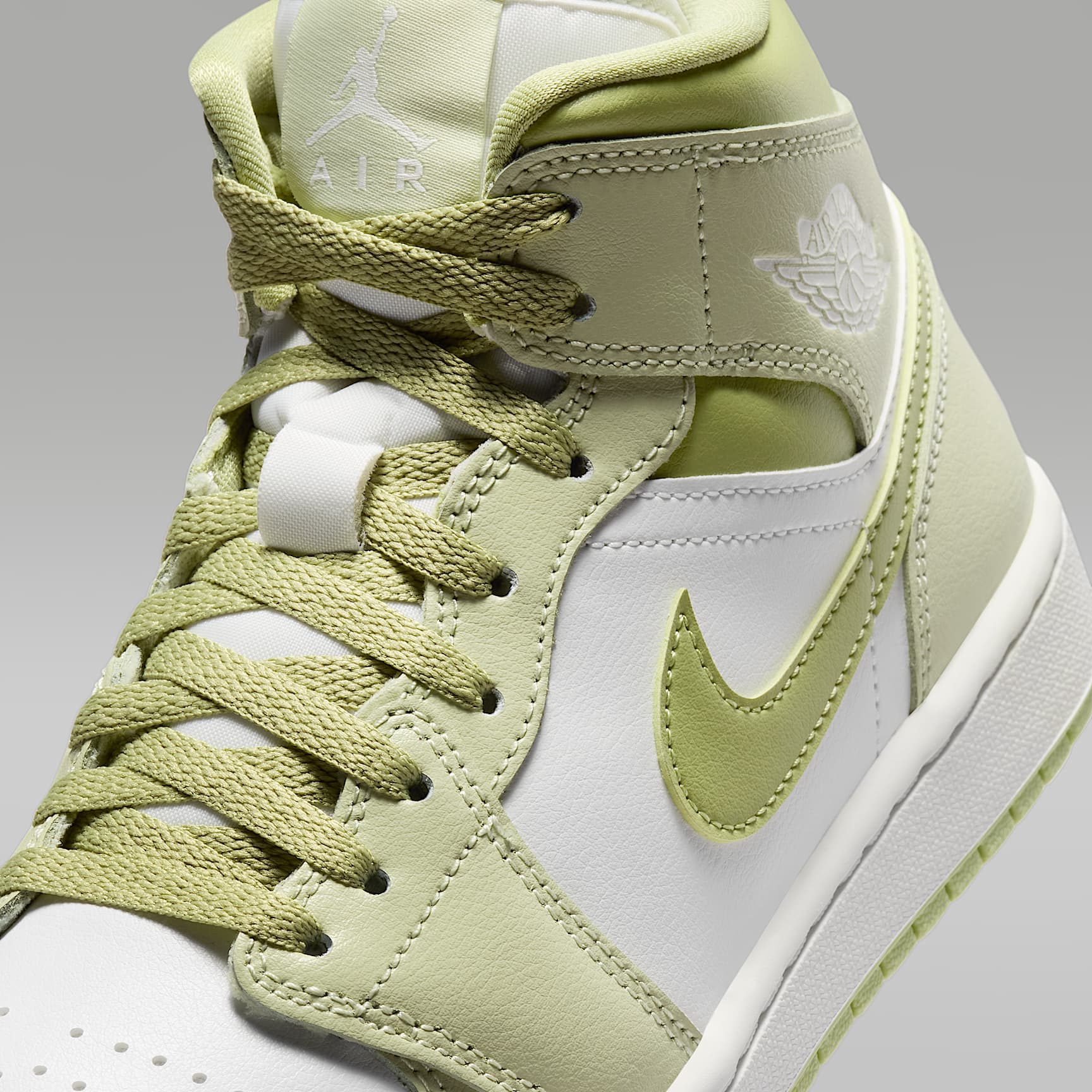 Air Jordan 1 Mid Schuh (Damen) – Olive Aura/Lawn/Coconut Milk/Sail