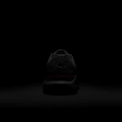 Nike Structure 26 Straßenlaufschuh (Herren) – Weiß/Bright Crimson/Photon Dust/Schwarz