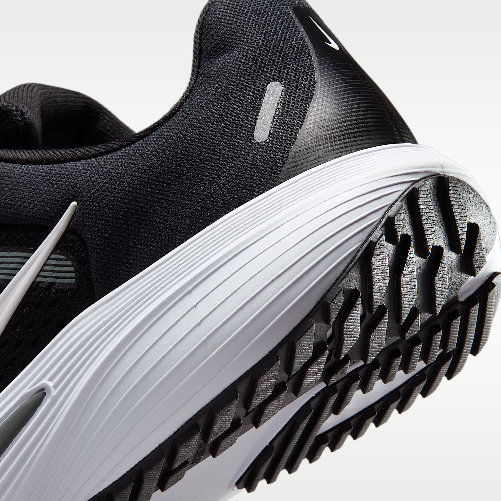 Nike Quest 7 Straßenlaufschuhe (Damen) – Schwarz/Anthracite/Weiß