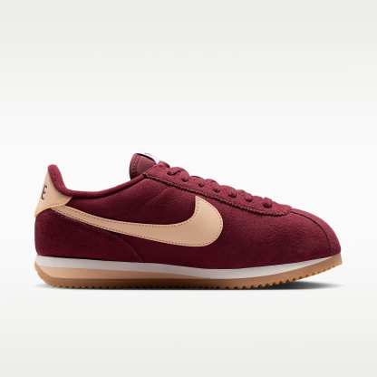 Nike Cortez Schuh (Damen) – Team Red/Sail/Gum Light Brown/Ice Peach