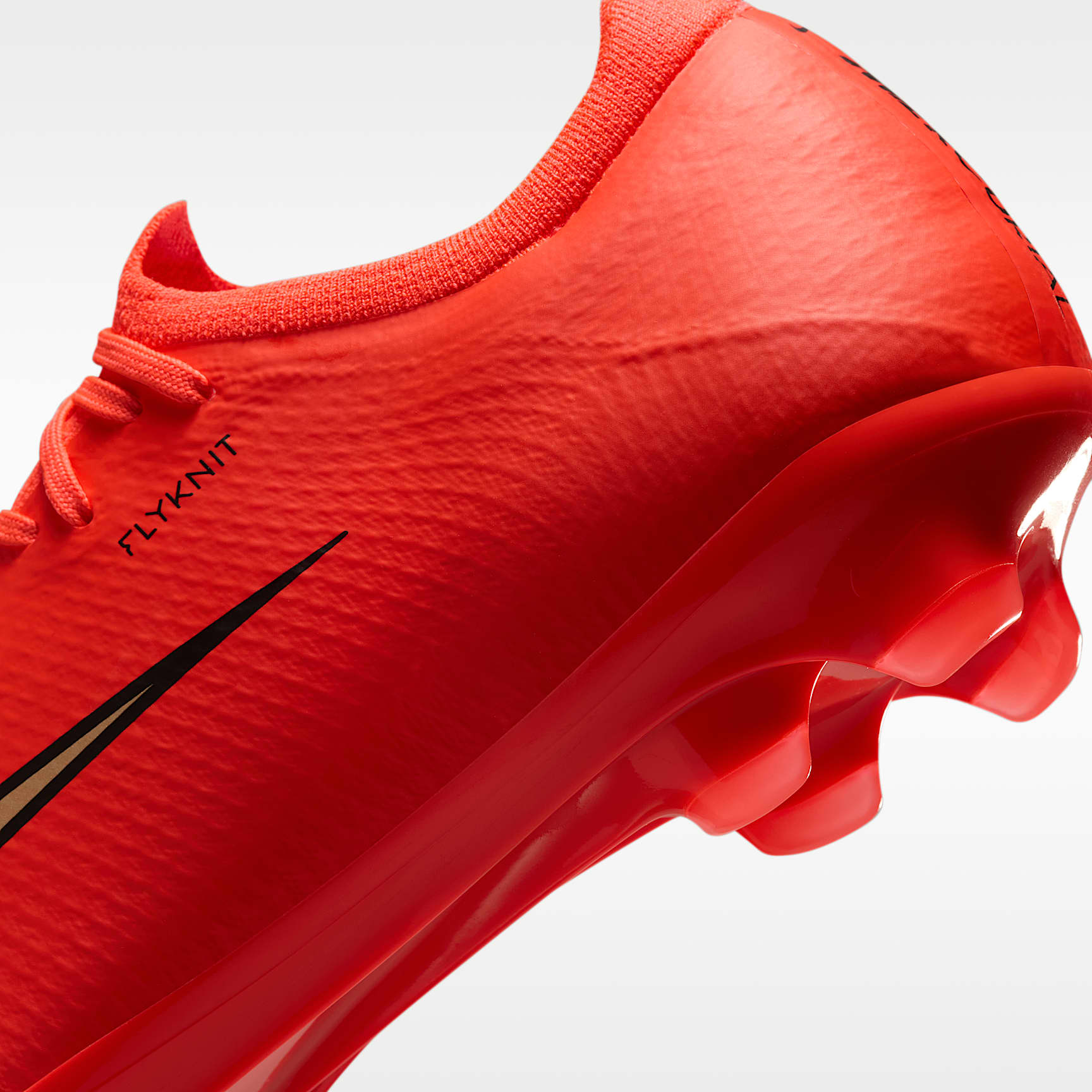 Nike Mercurial Vapor 17 Pro Low-Top-Fußballschuh für normalen Rasen – Bright Crimson/Blur