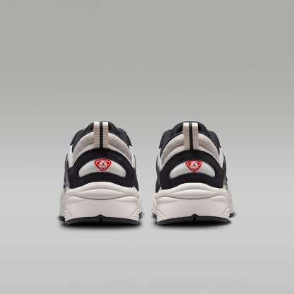 Jordan Trunner O/S SE Schuhe (Herren) – Off Noir/Phantom/Old Royal/University Red