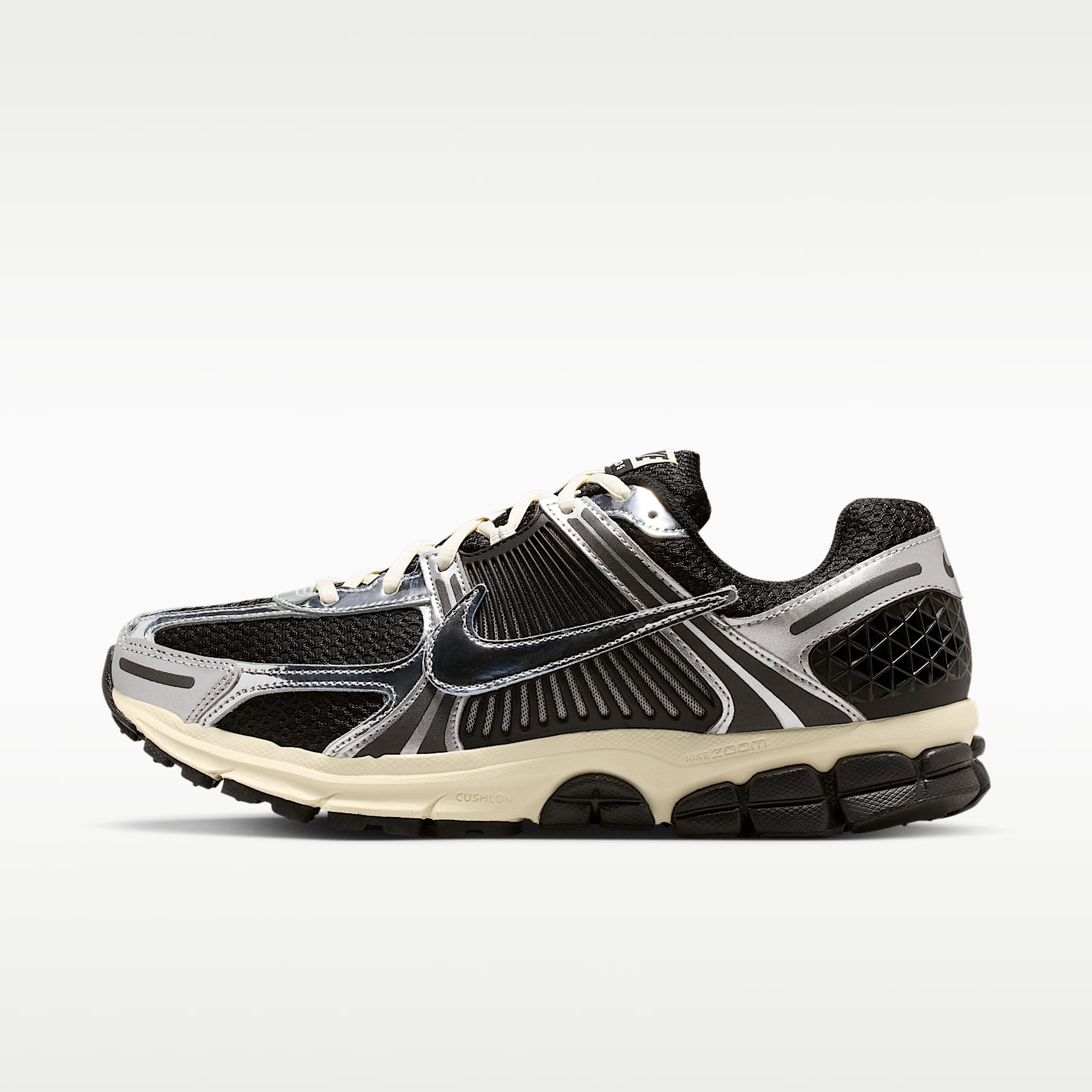 Nike Zoom Vomero 5 Schuh (Herren) – Schwarz/Metallic Silver/Coconut Milk/Chrome