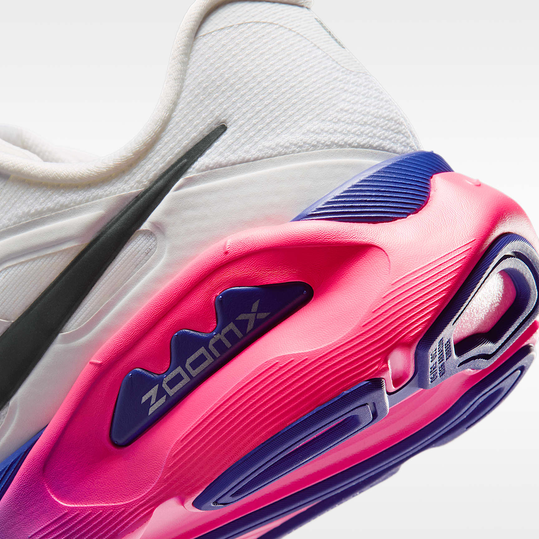 Nike Structure Plus SE Straßenlaufschuh (Damen) – Weiß/Concord/Hyper Pink/Anthracite