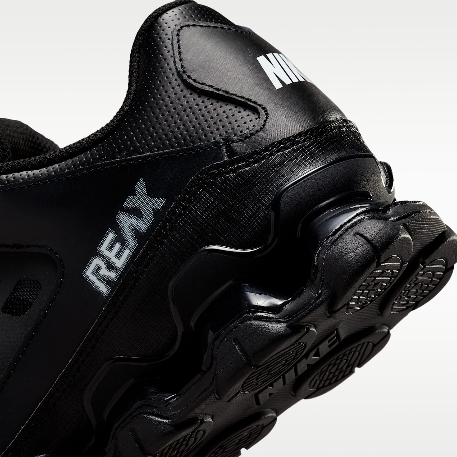 Nike Reax 8 TR Workout-Schuh für Herren – Schwarz/Weiß