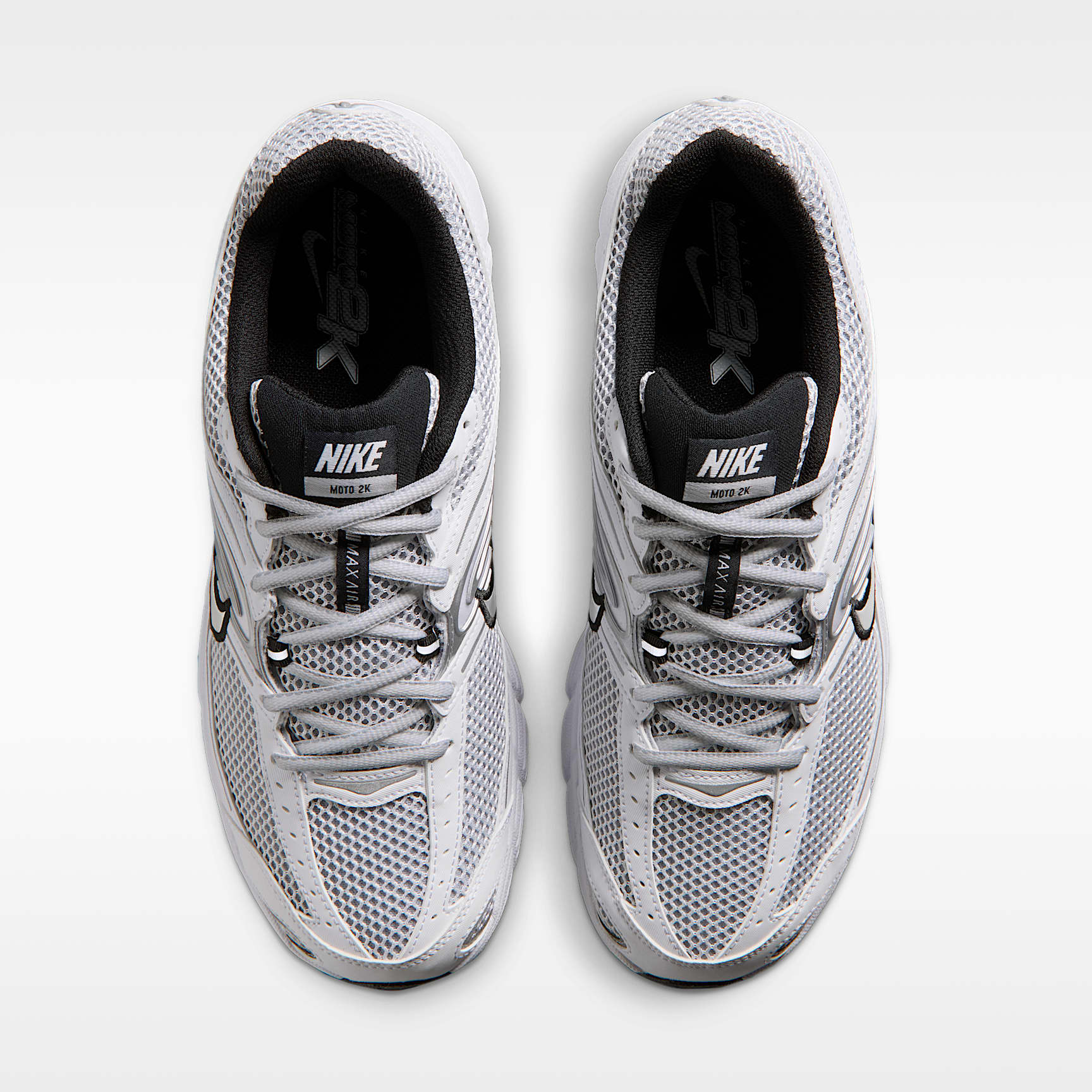 Nike Air Max Moto 2K Schuh (Herren) – Weiß/Schwarz/Wolf Grey/Metallic Silver