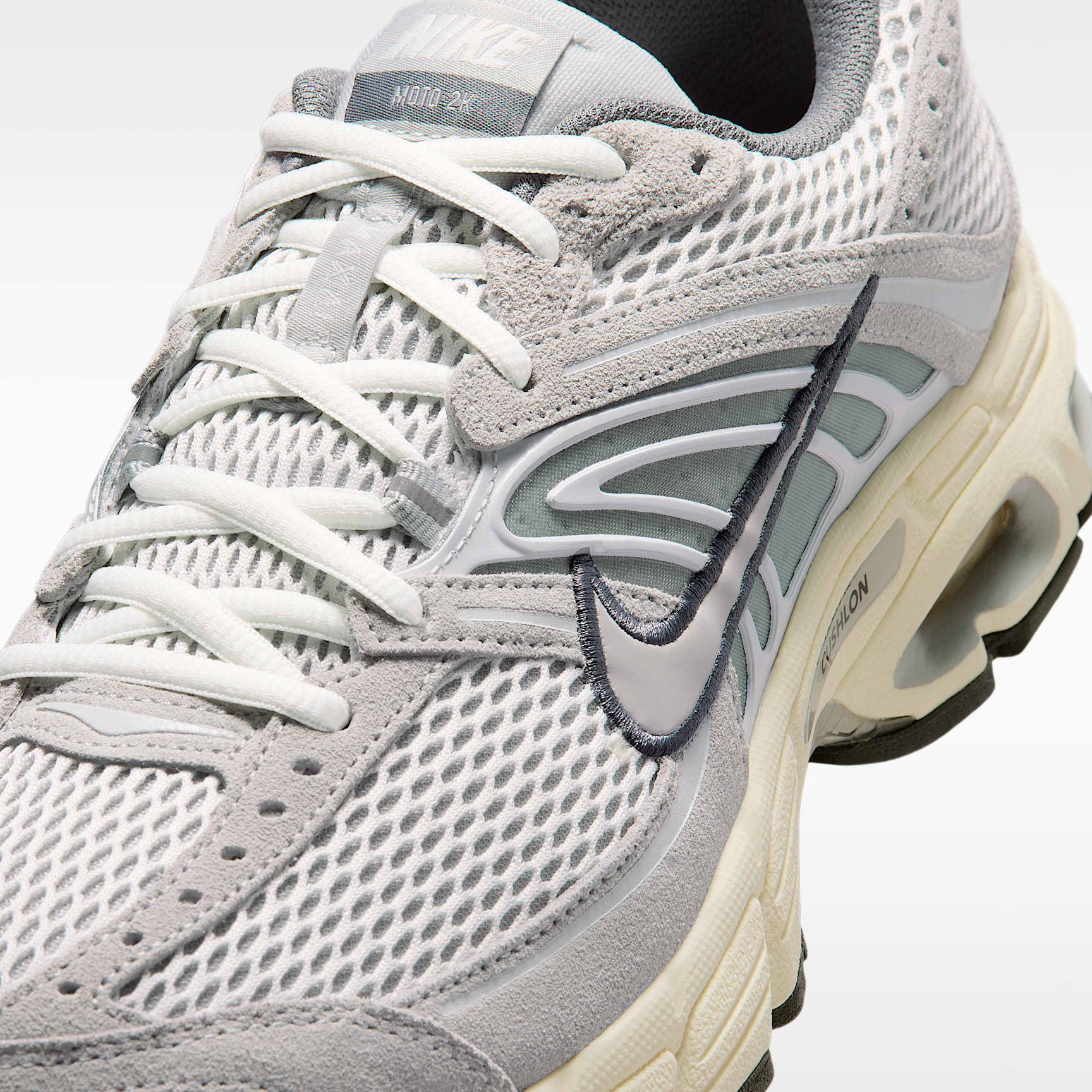 Nike Air Max Moto 2K Schuh (Herren) – Grey Fog/Gunsmoke/Coconut Milk/Summit White