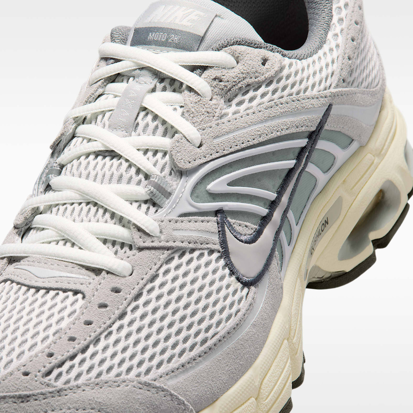 Nike Air Max Moto 2K Schuh (Herren) – Grey Fog/Gunsmoke/Coconut Milk/Summit White