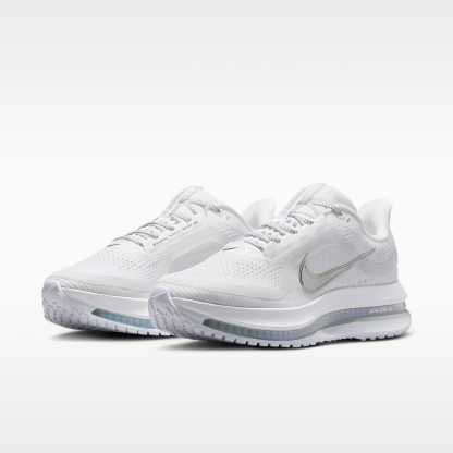 Nike Pegasus Premium Straßenlaufschuh (Damen) – Weiß/Metallic Silver/Metallic Silver