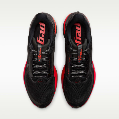 Nike Pegasus Premium Straßenlaufschuh (Herren) – Schwarz/University Red/Bright Crimson/Schwarz