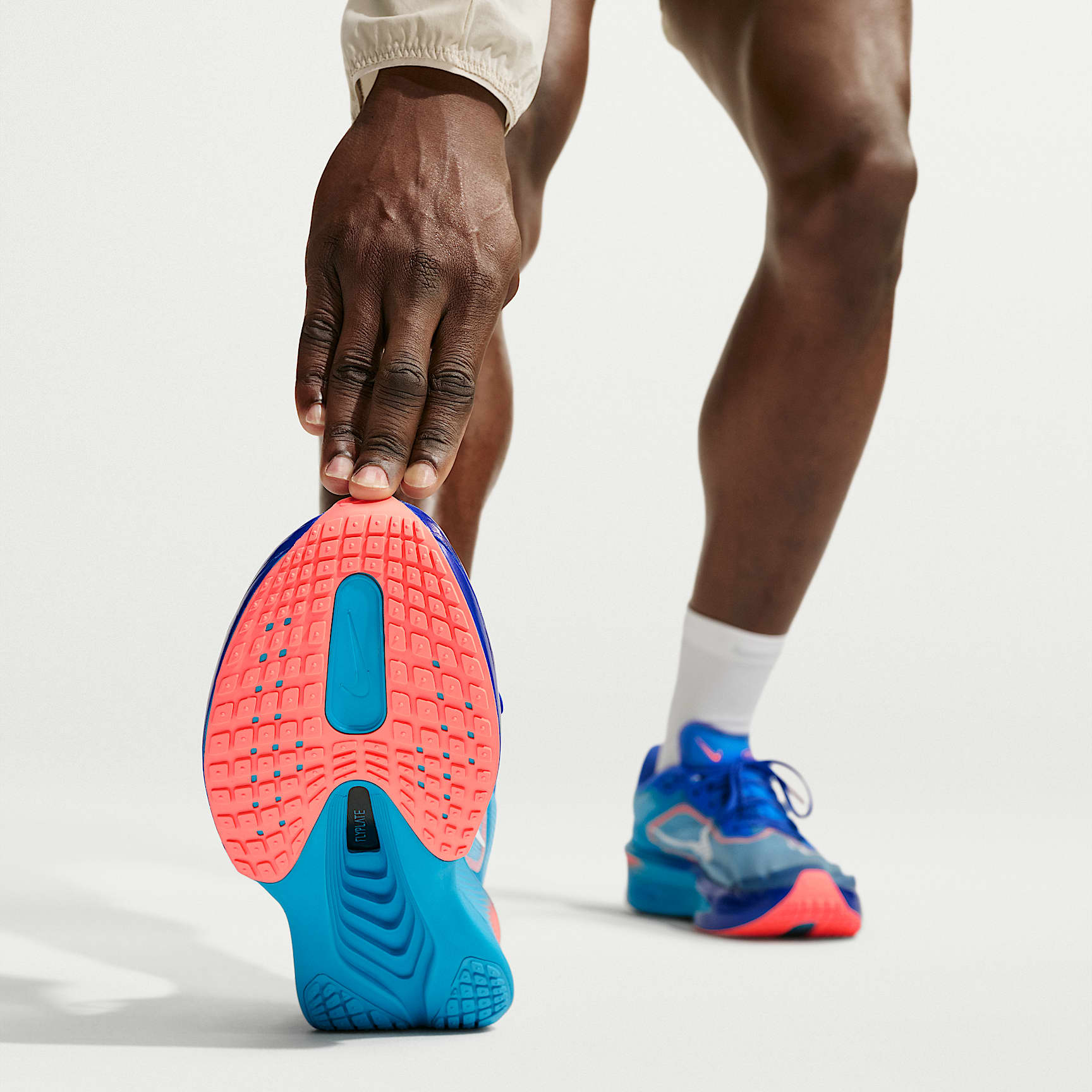 Nike Zoom Fly 6 Straßenlaufschuh für Wettkämpfe (Herren) – Racer Blue/Blue Lightning/Atomic Pink/Weiß