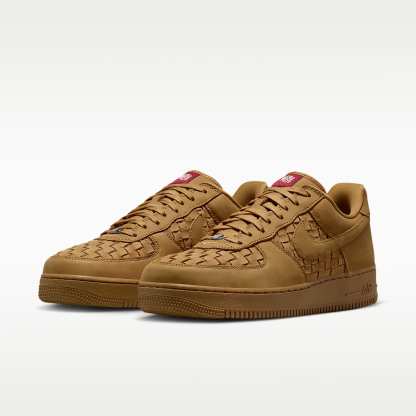 Nike Air Force 1 Low Retro Premium Schuh (Herren) – Wheat/Sail/Team Red/Wheat