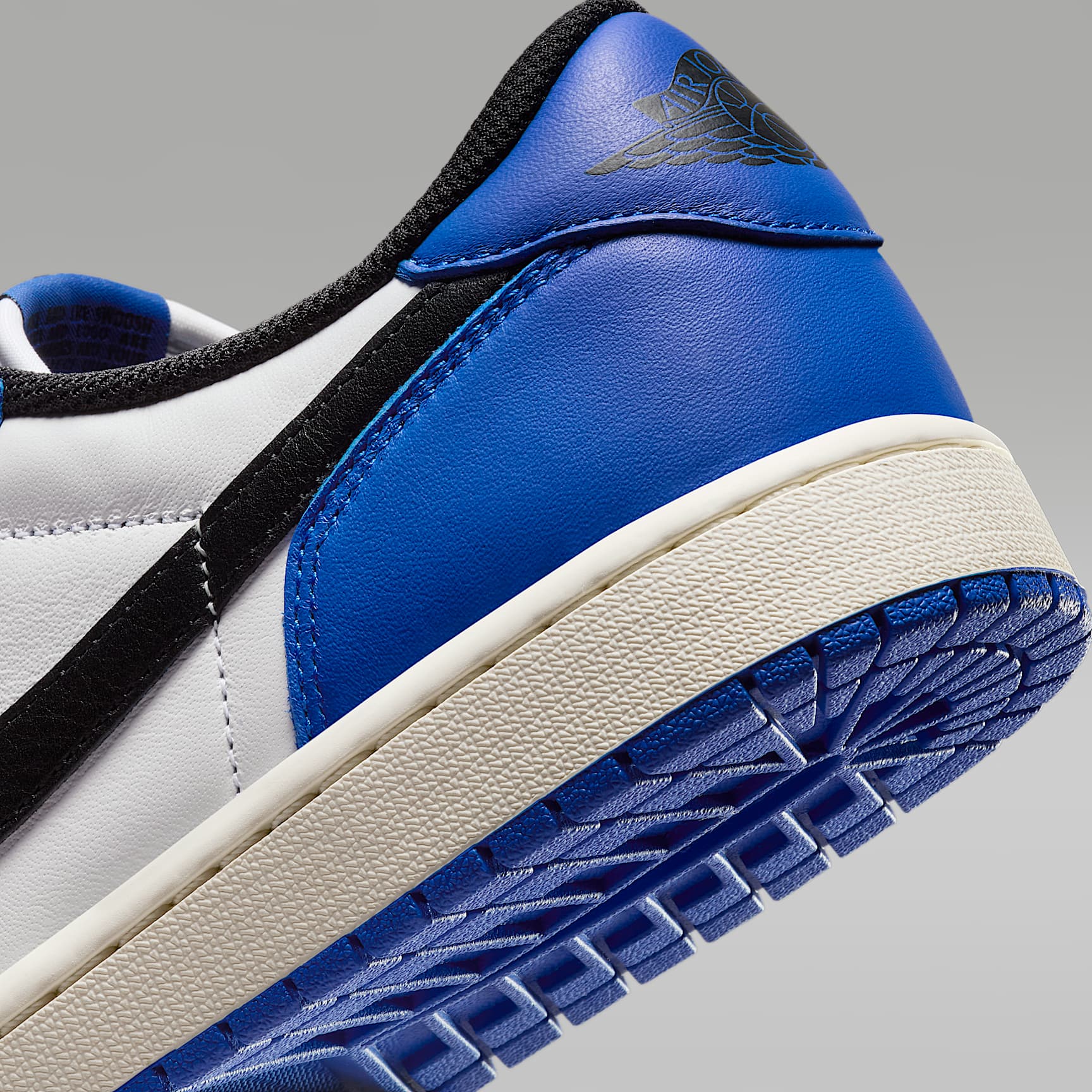 Air Jordan 1 Low "Game Royal" Schuh (Herren) – Weiß/Game Royal/Sail/Schwarz