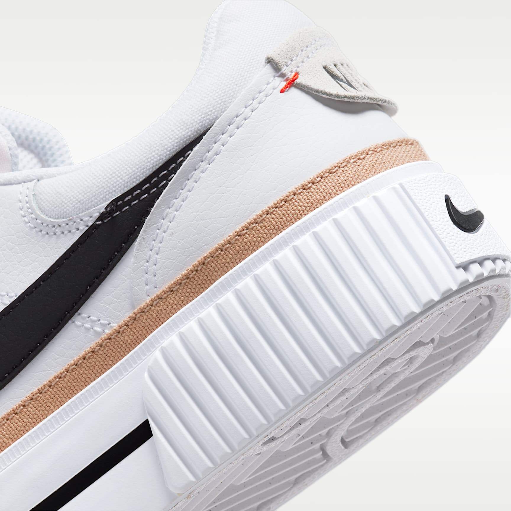 Nike Court Legacy Lift Damenschuh – Weiß/Hemp/Team Orange/Schwarz