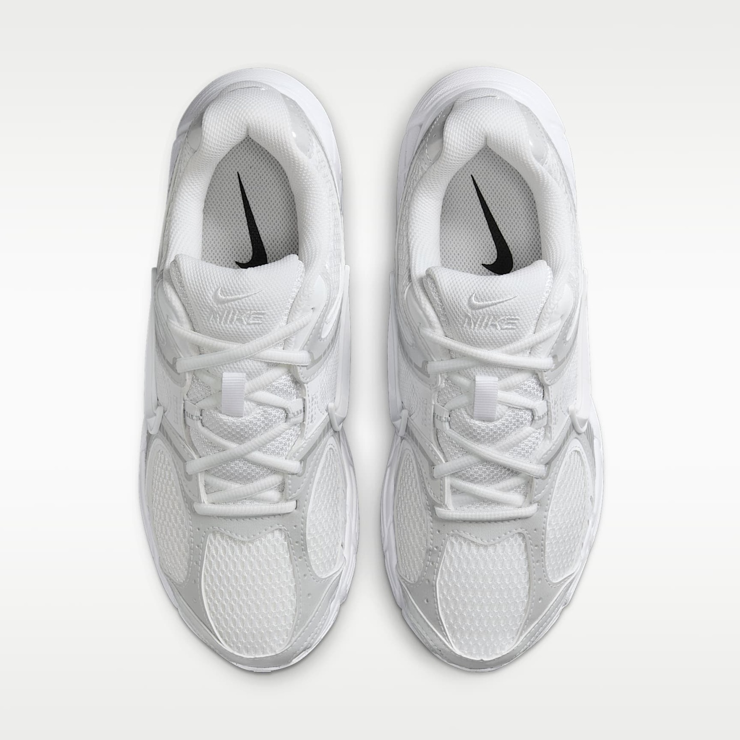 Nike V5 RNR Schuh mit reflektierenden Akzenten (Damen) – Weiß/Schwarz/Metallic Silver/Weiß
