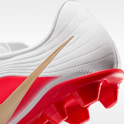 Nike Tiempo Maestro Club Low-Top-Fußballschuh für verschiedene Böden – Weiß/Bright Crimson/Blur