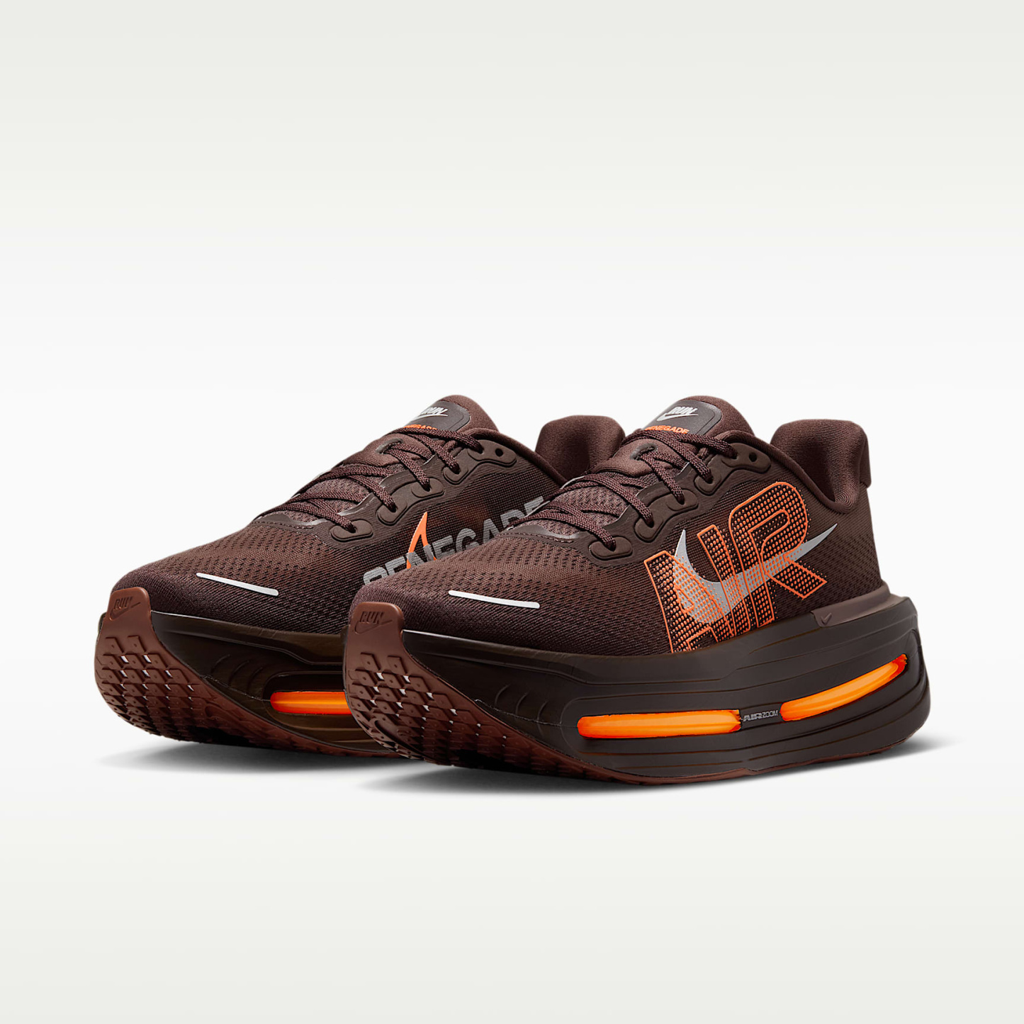 Nike Vomero Premium x Renegade Straßenlaufschuhe (Herren) – Brown Basalt/Total Orange/Bronze Eclipse/Hyper Crimson