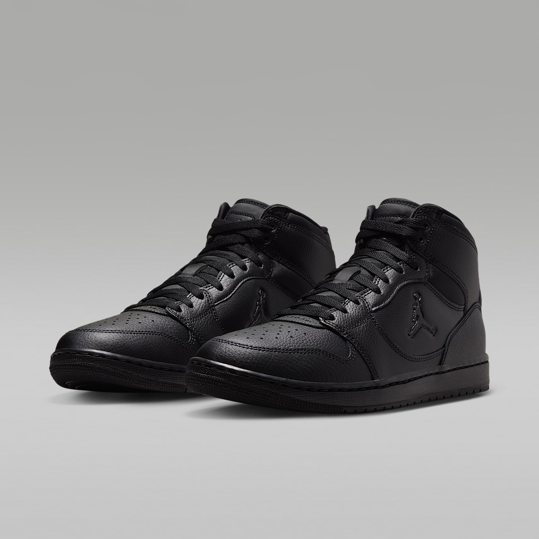 Jordan Court Connect Mid Herrenschuhe – Schwarz/Dark Smoke Grey