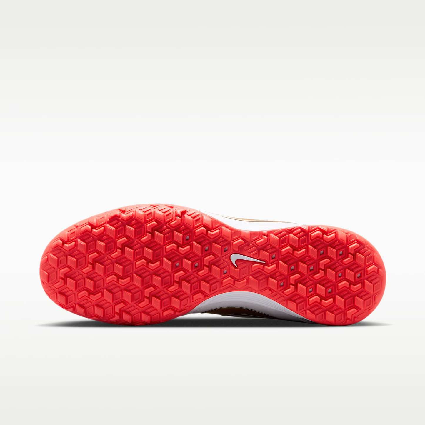 Nike Tiempo Ligera Pro Low-Top-Fußballschuh für Turf – Weiß/Bright Crimson/Blur