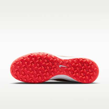 Nike Tiempo Ligera Pro Low-Top-Fußballschuh für Turf – Weiß/Bright Crimson/Blur