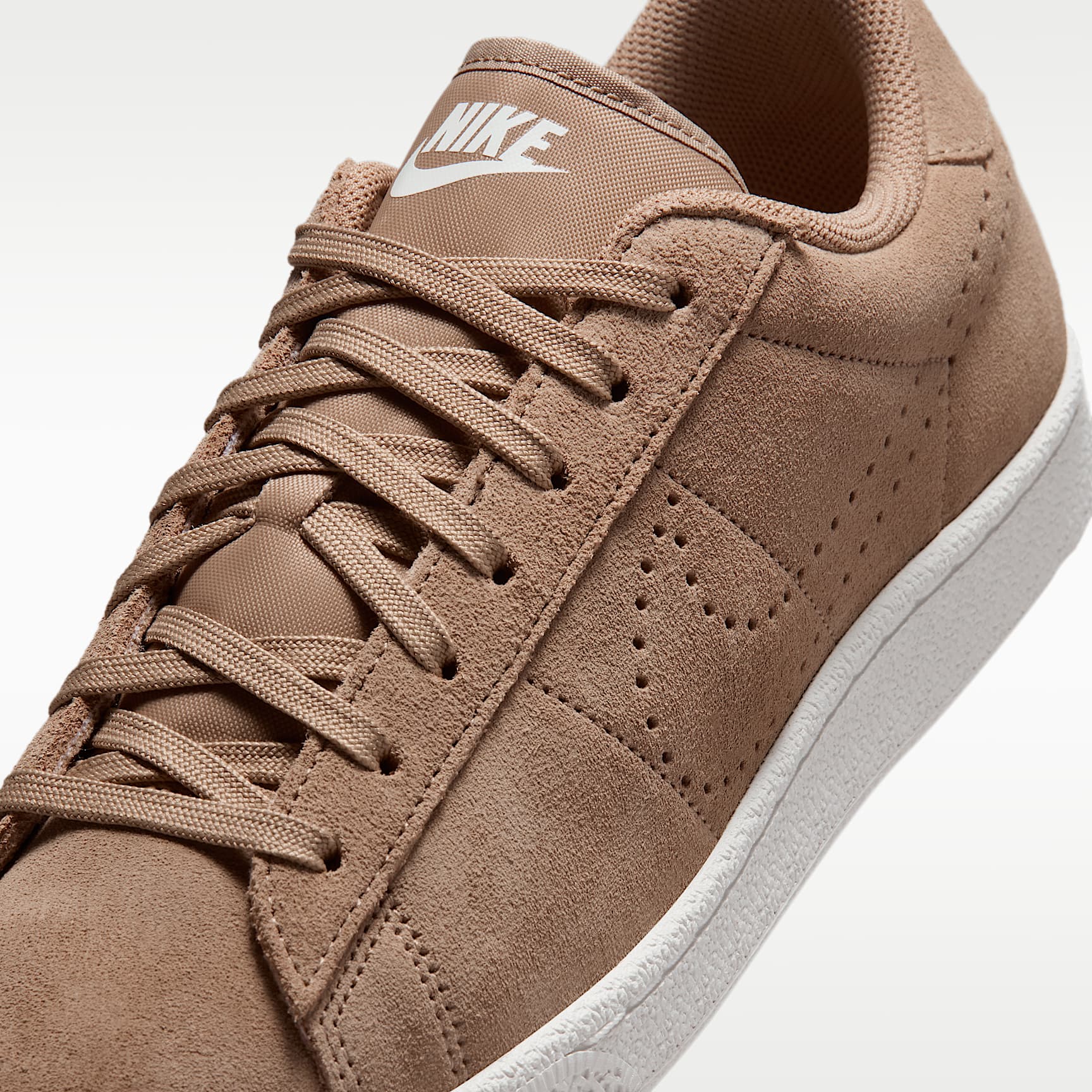 Nike Tennis Classic Damenschuh – British Khaki/Sail/British Khaki