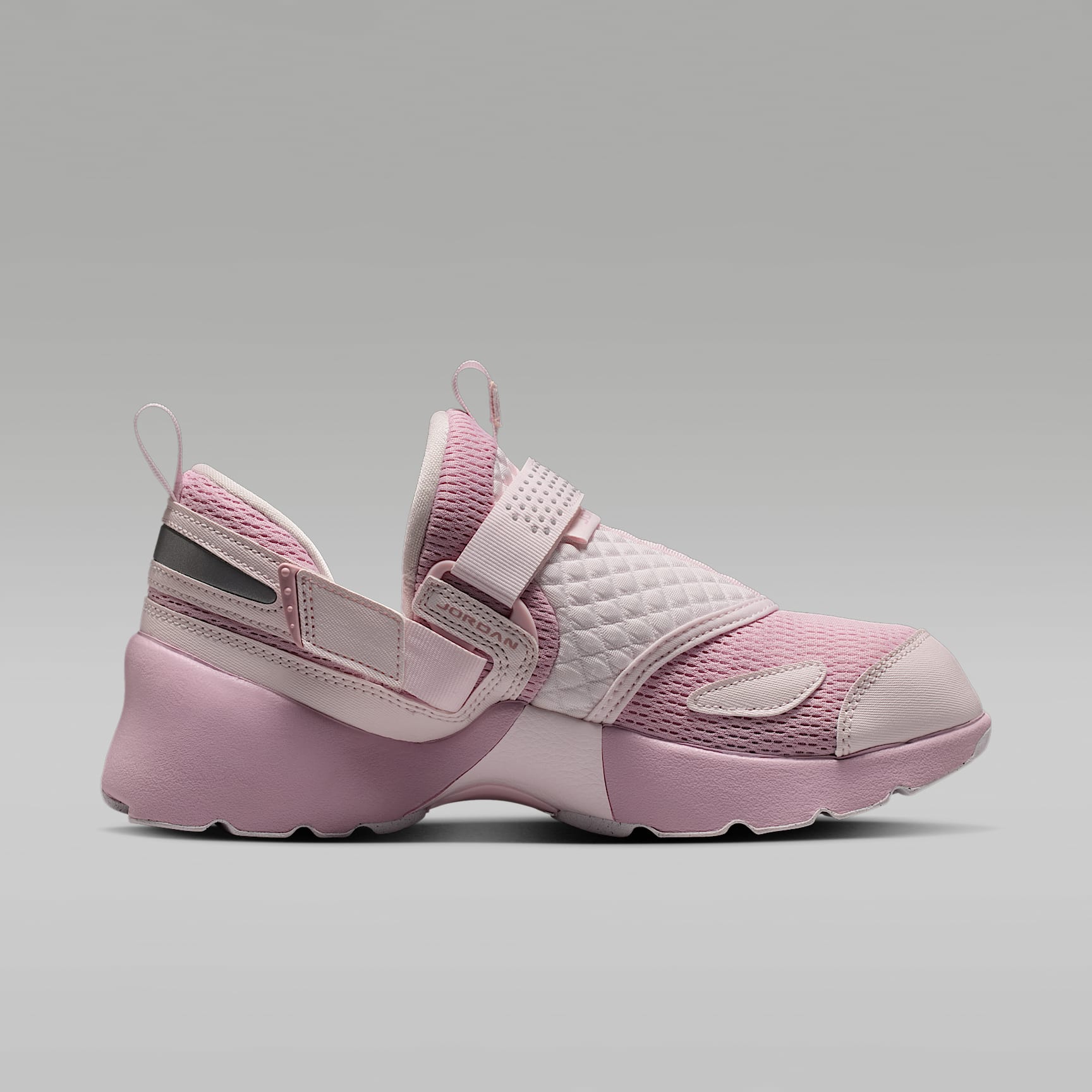 Jordan Trunner LX Schuh (Damen) – Iced Carmine/Pearl Pink/Reflective Silver/Iced Carmine