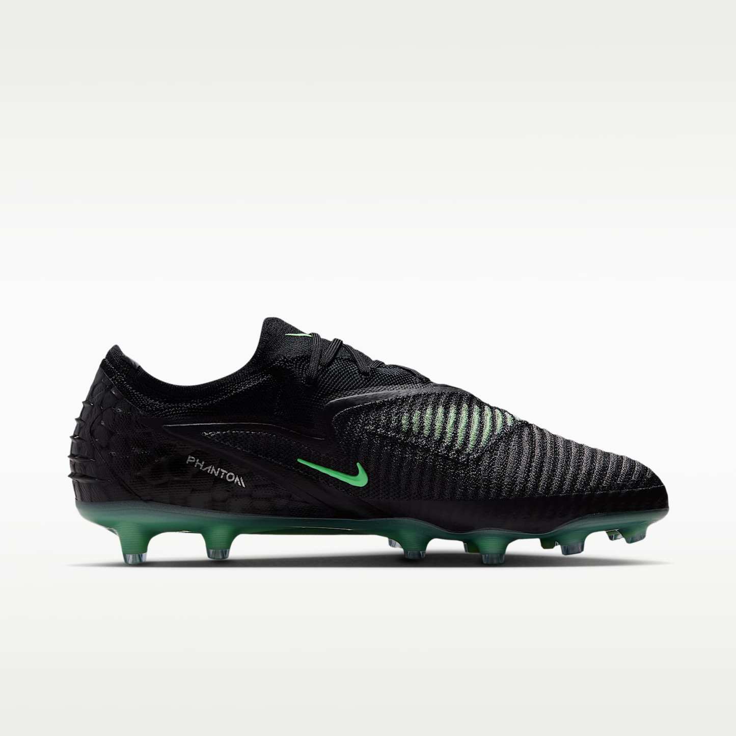 Nike Phantom 6 Low Elite Fußballschuh für Kunstrasen – Schwarz/Schwarz/Illusion Green