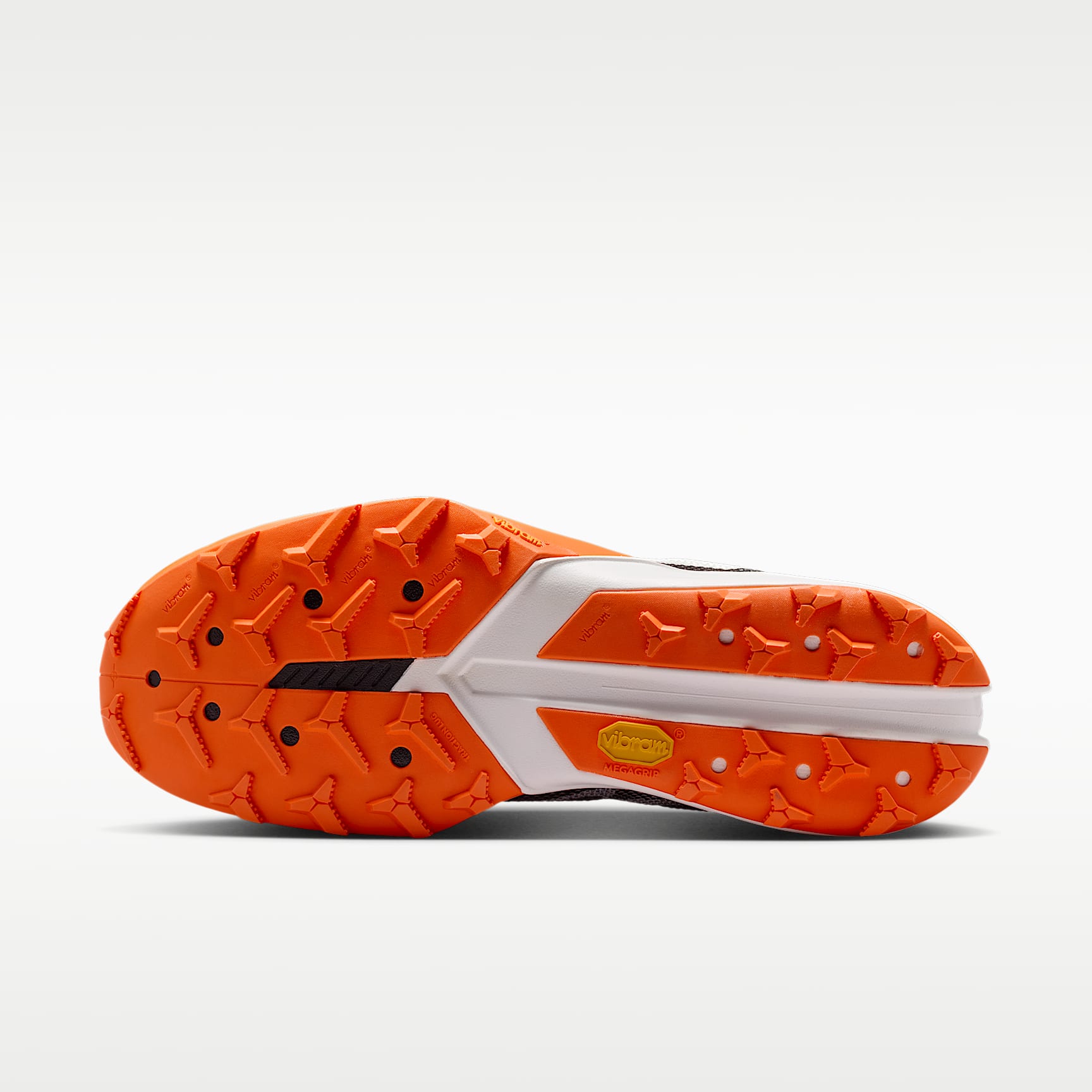 Nike Kiger 10 Traillaufschuh – Summit White/Total Orange/Safety Orange/Schwarz